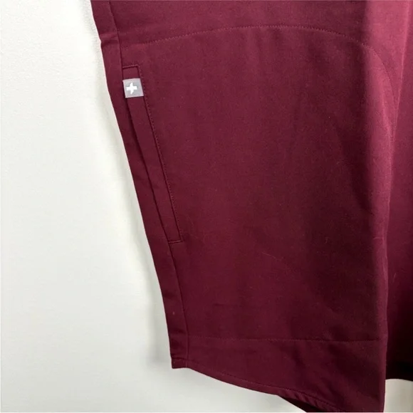 Figs Rafaela Technical Collections Oversized Scrub Top Maroon Large NWT - Picture 4 of 10